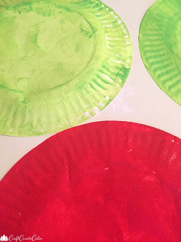 apple craft paper plates in different colors