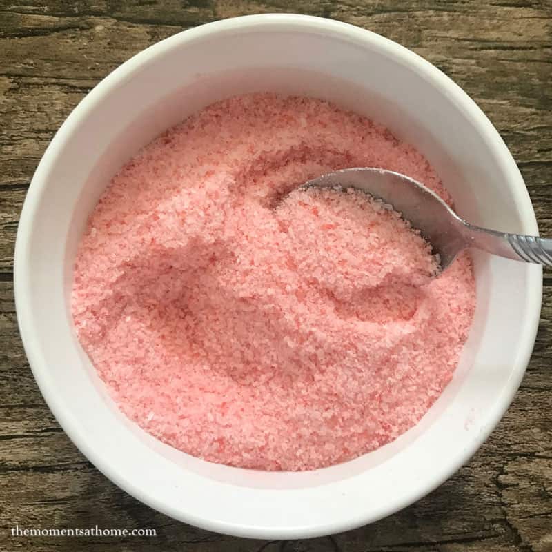 Homemade Peppermint Bath Salts. Diy gift ideas.#diygifts #homemadegifts #christmas